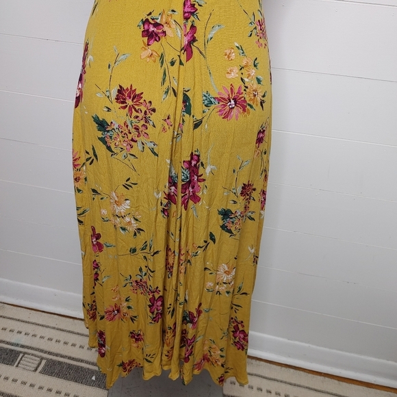 Dynamite floral midi dress XS - Picture 6 of 13